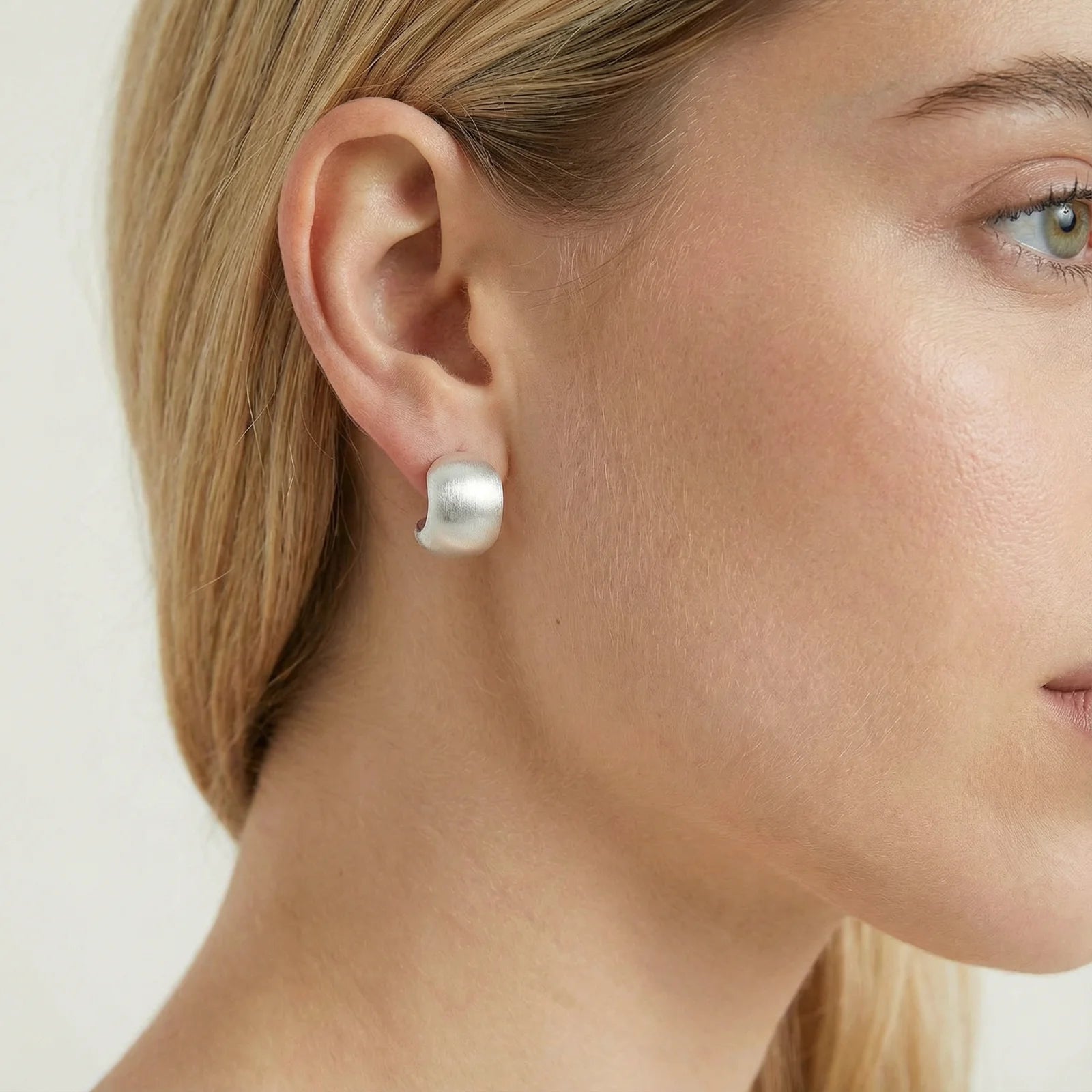 Brushed Silver Studs - Starzzyco
