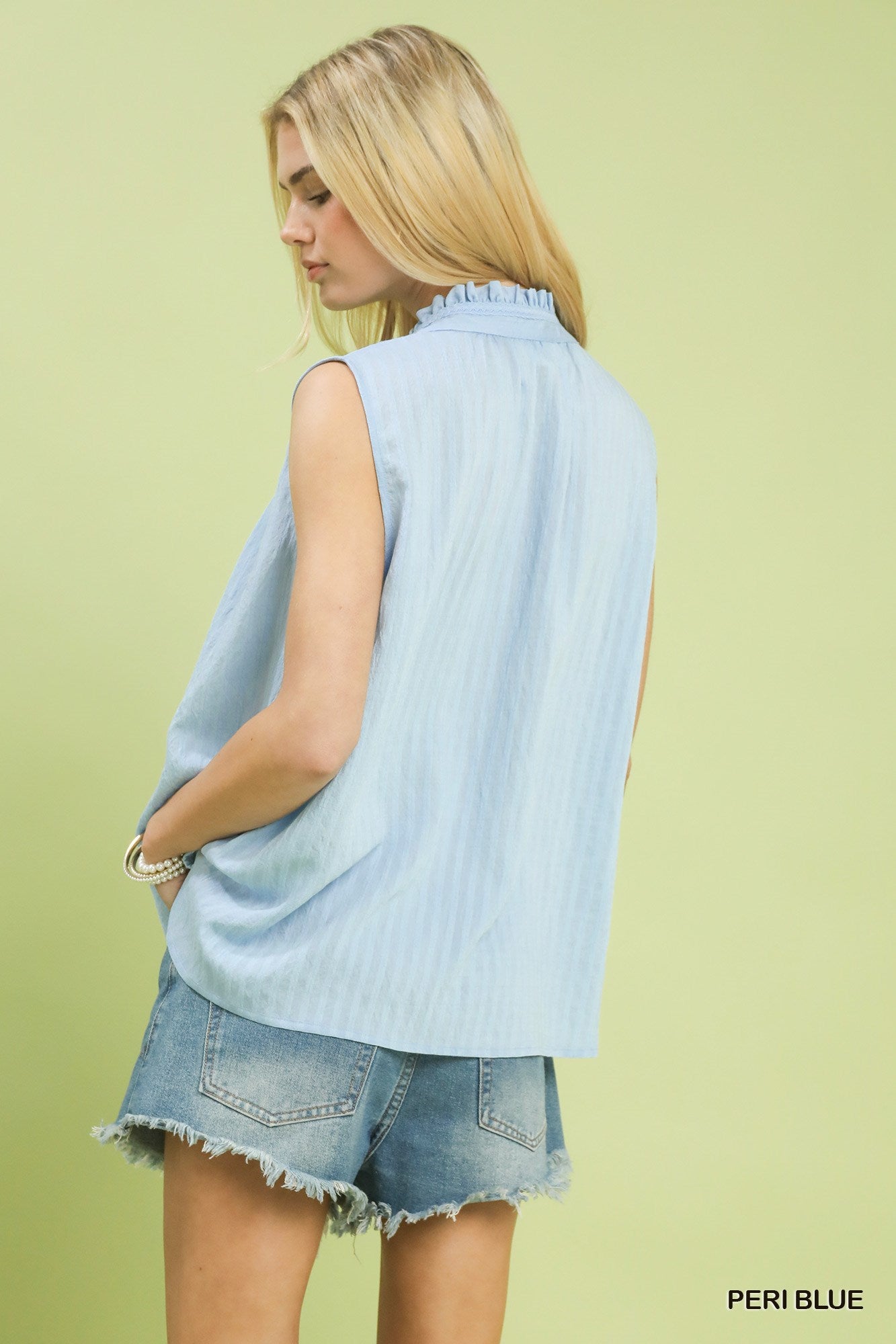 Sleeveless Textured Split Neck Top - Starzzyco